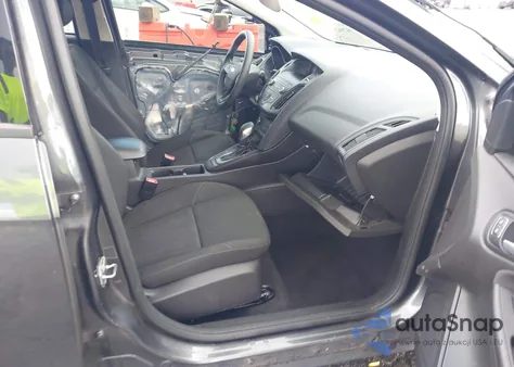 2018 Ford Focus Se z USA, uszkodzony, nr VIN 1FADP3F27JL318890